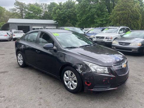 Used 2014 Chevrolet Cruze LS FWD image 5