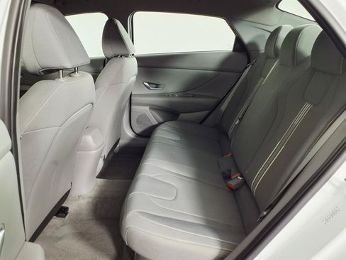Certified 2023 Hyundai Elantra Blue FWD image 13