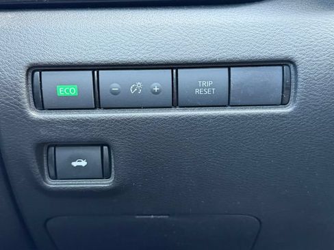 Used 2024 Nissan Sentra SV FWD image 22