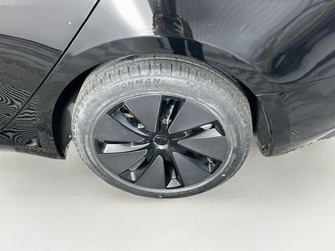 Used 2025 Tesla Model 3 Long Range RWD image 11