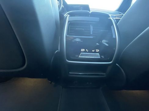 Used 2022 BMW X7 xDrive40i w/ M Sport Package AWD/4WD image 22