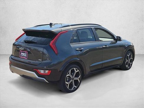 Used 2024 Kia Niro EX Touring FWD image 5