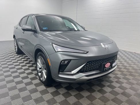 Used 2024 Buick Envista Avenir image 1
