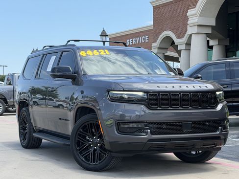 Used 2023 Jeep Wagoneer Series II RWD image 1