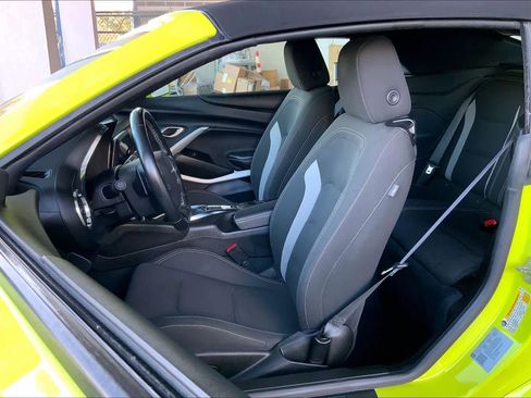 Used 2021 Chevrolet Camaro LT w/ Technology Package image 7