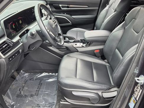 Used 2023 Kia Telluride LX FWD image 11