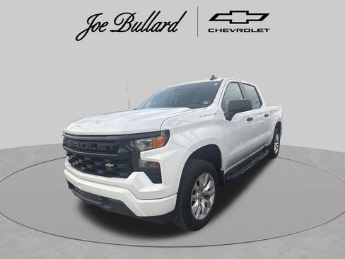 Used 2022 Chevrolet Silverado 1500 Custom AWD/4WD image 1
