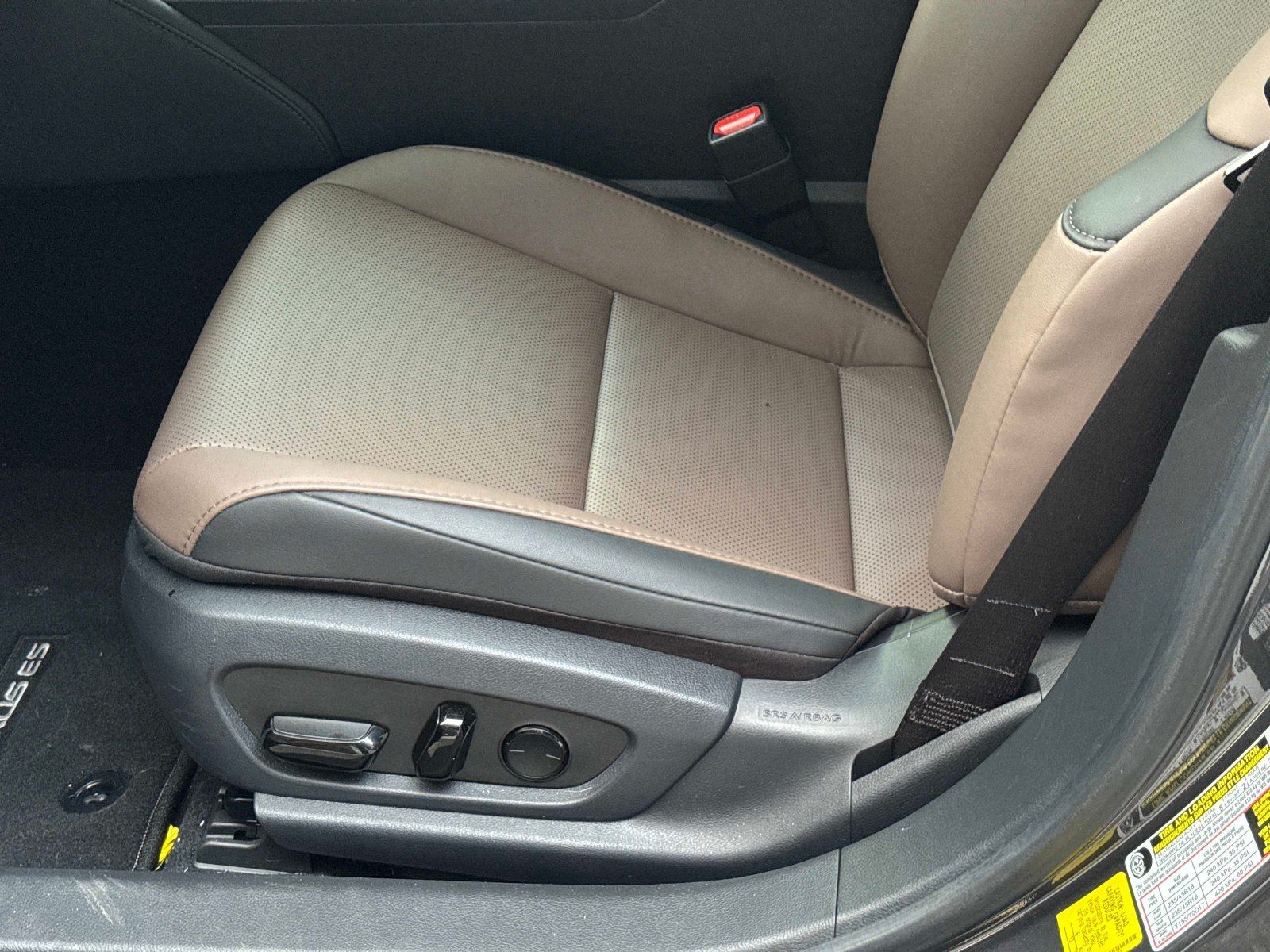 Certified 2025 Lexus ES 350 w/ Premium Package FWD image 19
