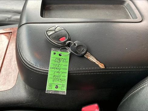 Used 2008 Chevrolet Avalanche LTZ image 11