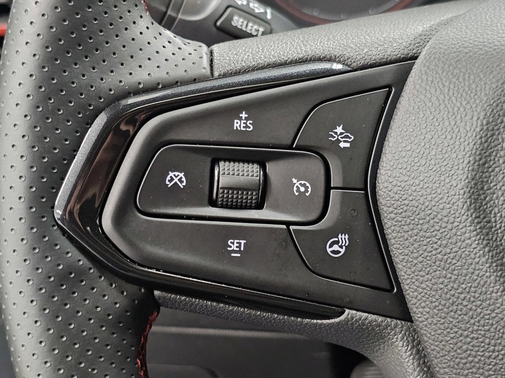 Used 2025 Chevrolet Trax RS w/ Sunroof Package FWD image 34