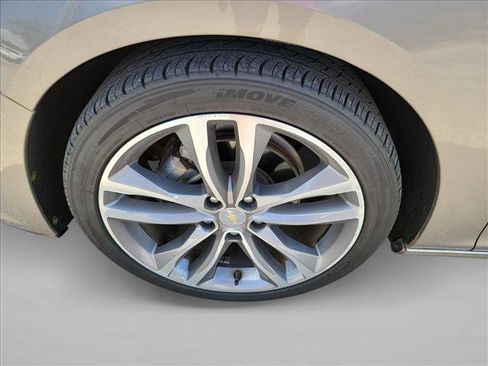 Used 2023 Chevrolet Malibu LT w/ Driver Confidence Package FWD image 9