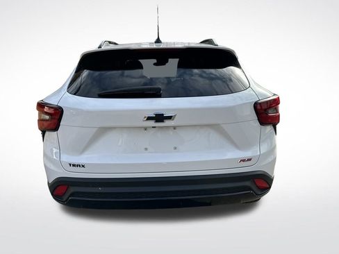 Certified 2024 Chevrolet Trax RS w/ Driver Confidence Package image 9