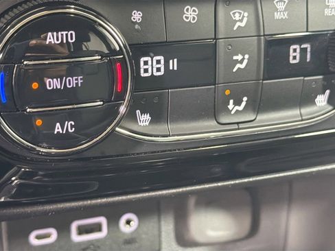 Used 2023 Buick Encore GX Select w/ Sport Touring Package FWD image 22
