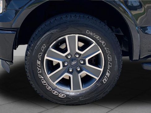 Used 2015 Ford F150 XLT w/ Equipment Group 302A Luxury AWD/4WD image 11