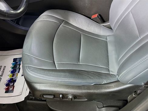 Used 2019 Buick Enclave Premium w/ Experience Buick Package FWD image 19