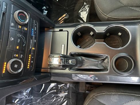 Used 2017 Ford Explorer XLT FWD image 28