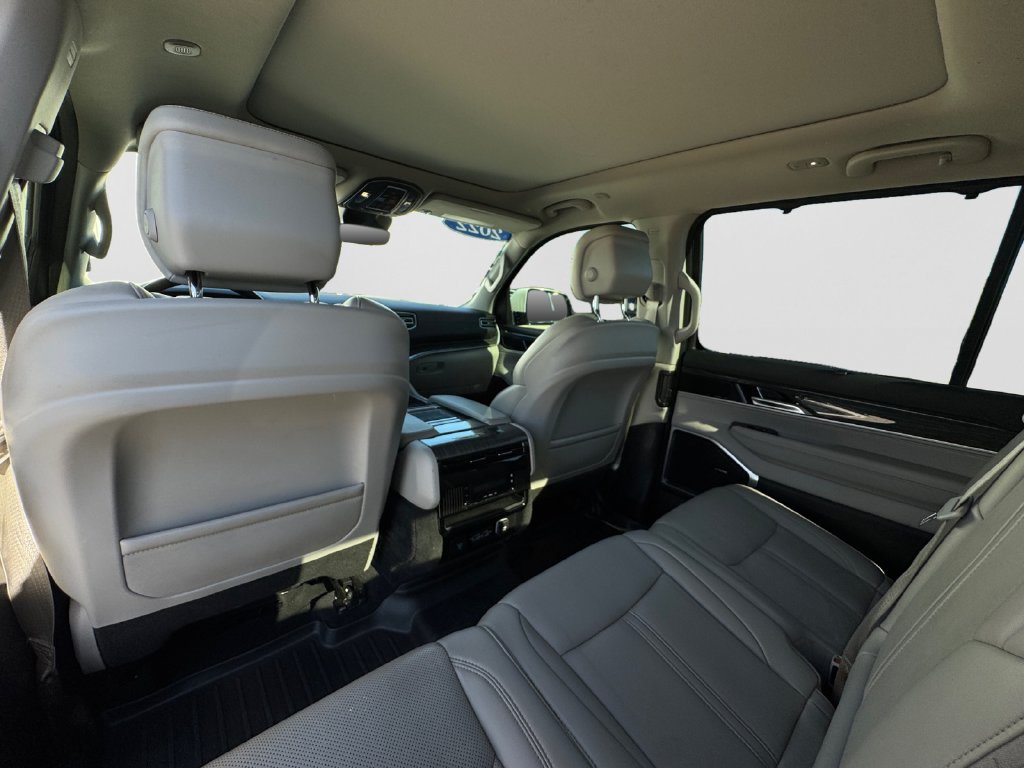 Used 2022 Jeep Wagoneer Series II w/ Convenience Group I AWD/4WD image 14