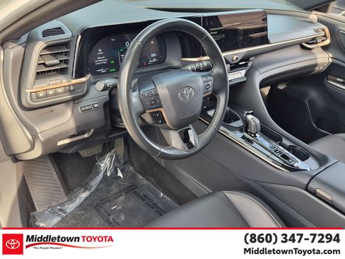 Certified 2025 Toyota Crown Signia AWD/4WD image 16