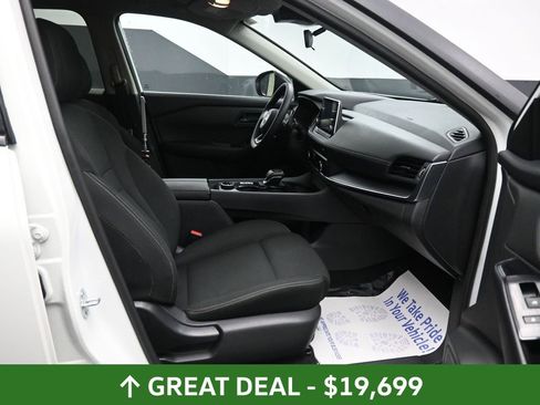 Used 2024 Nissan Rogue S AWD/4WD image 21