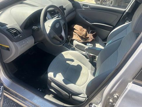 Used 2016 Hyundai Accent SE FWD image 2