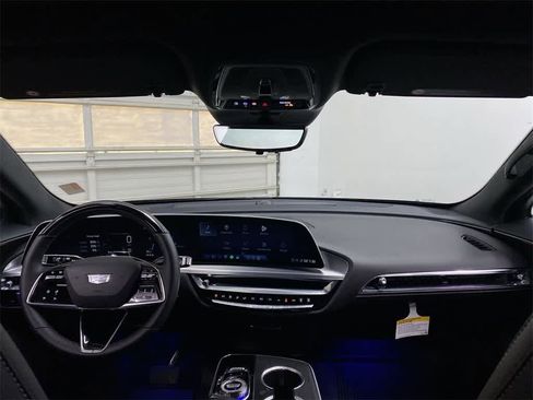 Certified 2024 Cadillac Lyriq Luxury image 13