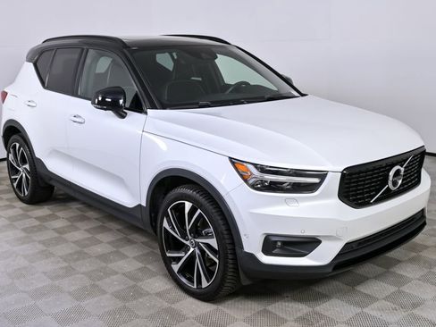 Used 2021 Volvo XC40 T5 R-Design w/ Advanced Package image 25