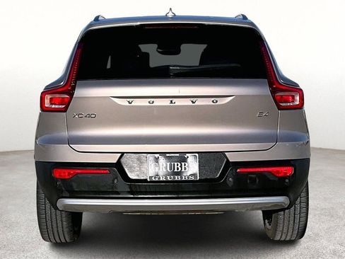 Used 2023 Volvo XC40 B4 Plus w/ Protection Package Premier image 6