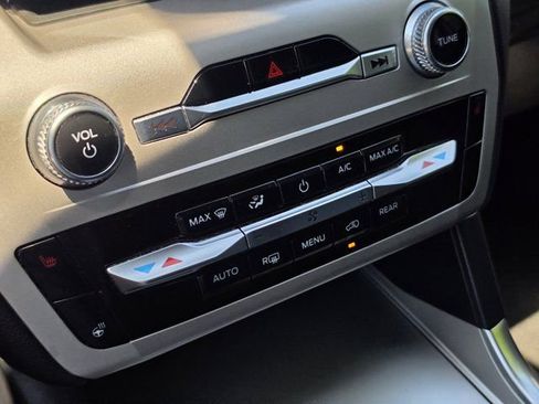 Used 2023 Ford Explorer XLT w/ Equipment Group 202A RWD image 22