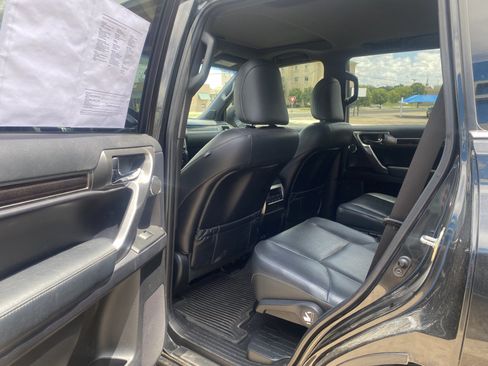 Used 2022 Lexus GX 460 Luxury w/ Sport Design Package AWD/4WD image 11