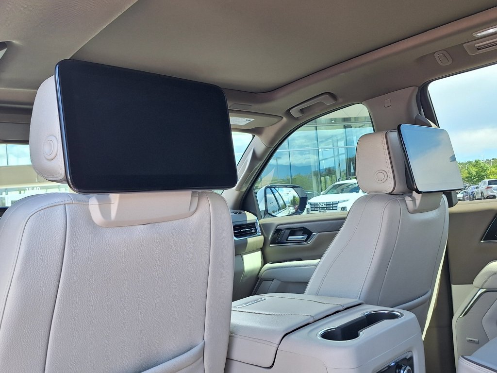 Used 2026 GMC Yukon Denali w/ Denali Reserve Package AWD/4WD image 14