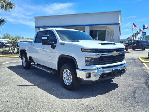 Used 2024 Chevrolet Silverado 2500 LT AWD/4WD image 20