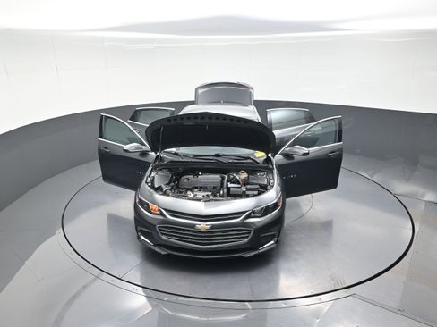 Used 2018 Chevrolet Malibu LT FWD image 12
