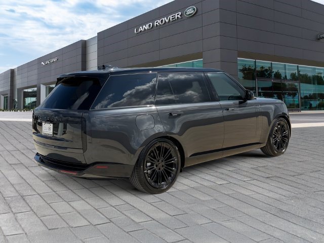 New 2026 Land Rover Range Rover Long Wheelbase SE AWD/4WD image 5