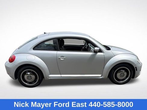 Used 2012 Volkswagen Beetle 2.5 FWD image 9