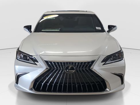 Used 2025 Lexus ES 300h w/ Premium Package image 3