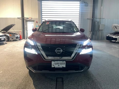Used 2023 Nissan Rogue SL w/ SL Premium Package image 2