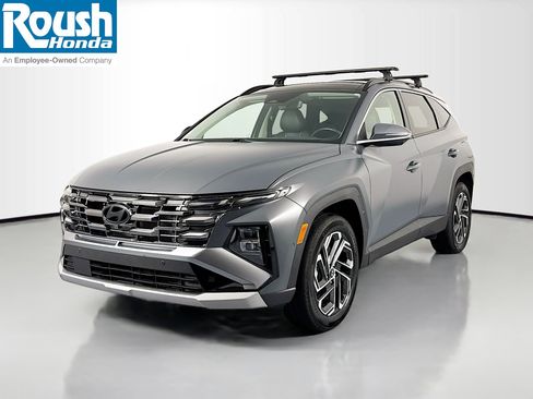 Used 2025 Hyundai Tucson Limited AWD/4WD image 1