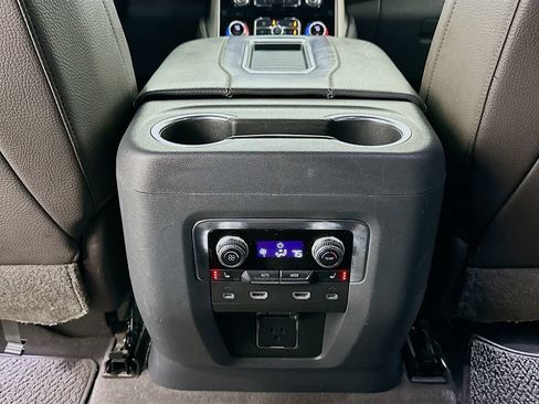 Used 2021 GMC Yukon Denali w/ LPO, Illumination Package RWD image 28