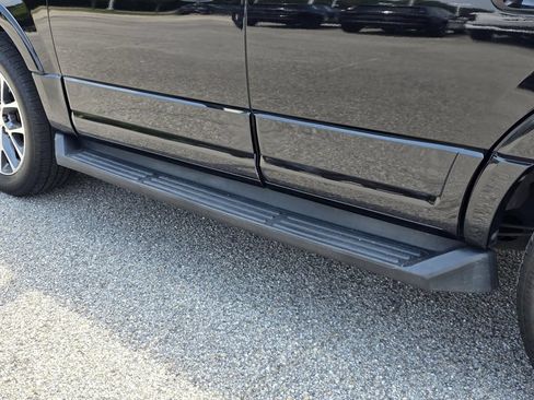 Used 2016 Ford Expedition XLT w/ Equipment Group 202A RWD image 35