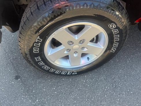 Used 2014 Jeep Wrangler Unlimited Sport w/ Quick Order Package 24S AWD/4WD image 10