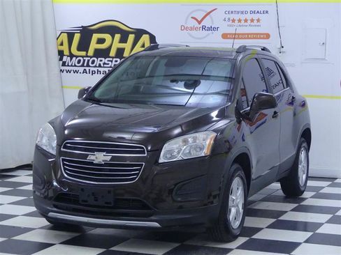 Used 2016 Chevrolet Trax LT w/ LT Sun and Sound Package AWD/4WD image 4