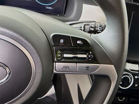 Certified 2024 Hyundai Tucson SE image 22