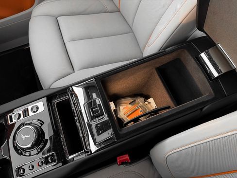 New 2026 Rolls-Royce Cullinan Black Badge image 25