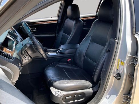 Used 2013 Ford Taurus Limited FWD image 7