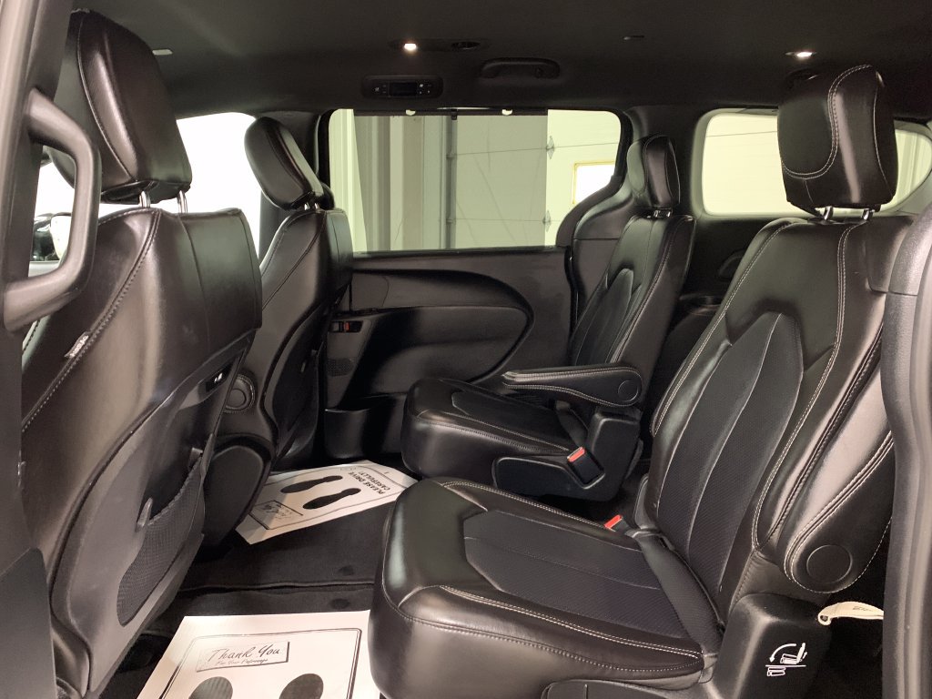 Used 2026 Chrysler Pacifica Select FWD image 19