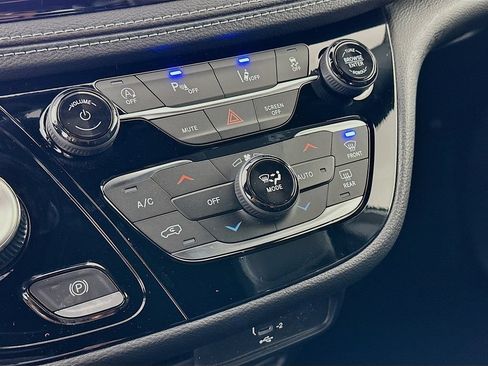 New 2026 Chrysler Pacifica Select w/ S Appearance Package FWD image 20