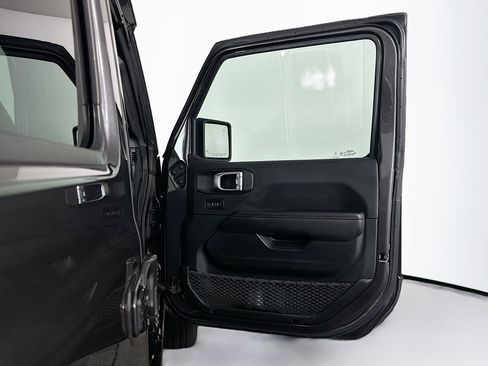 Used 2025 Jeep Wrangler Sahara w/ Safety Group AWD/4WD image 31