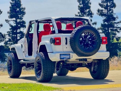 Used 2021 Jeep Wrangler Unlimited Sport AWD/4WD image 7