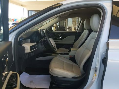 Used 2025 Lincoln Corsair AWD w/ Equipment Group 101A image 11
