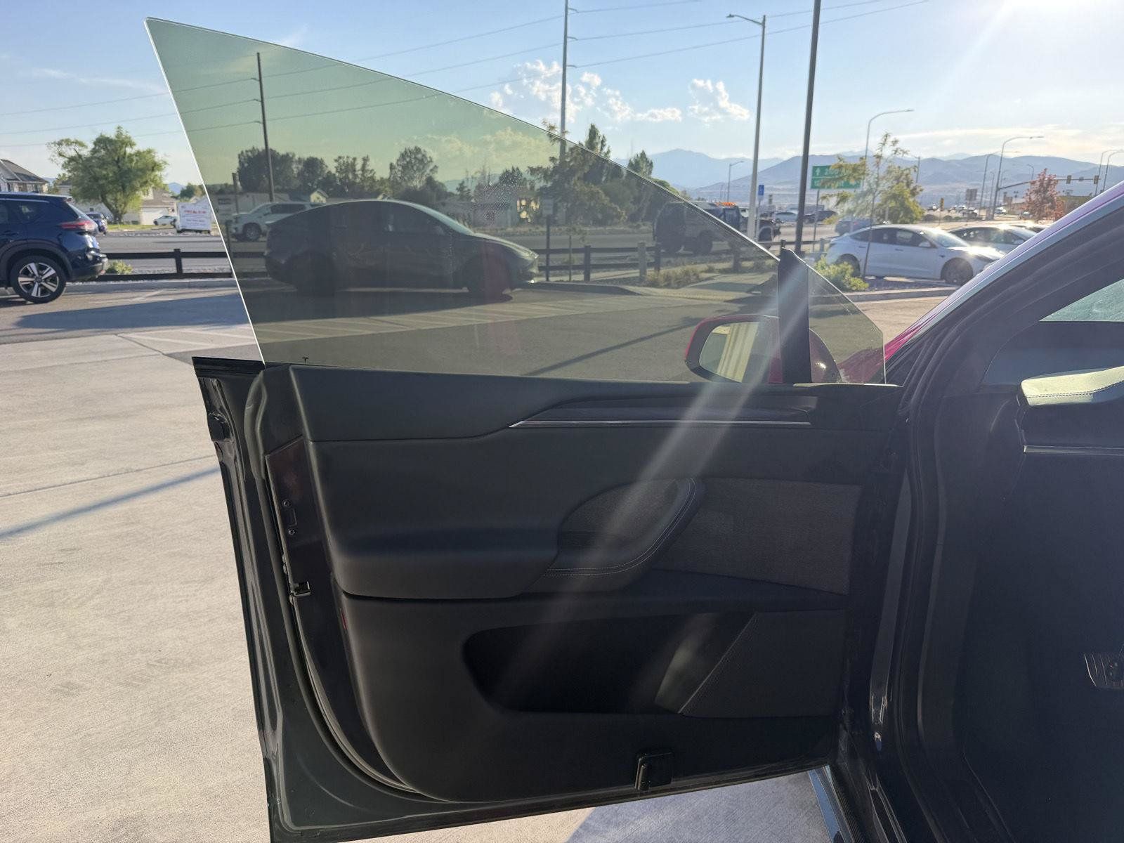 Used 2025 Tesla Model X AWD/4WD image 11